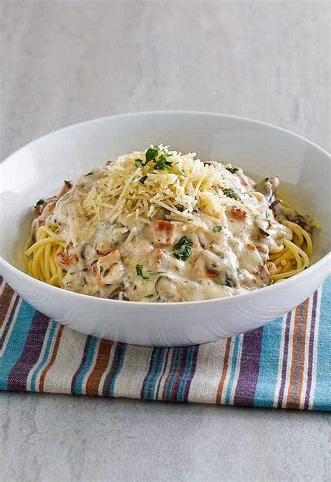 olive-garden-spaghetti-carbonara-copykat image