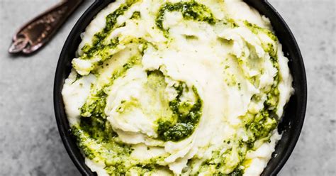 10-best-garlic-mashed-potatoes-sour-cream image