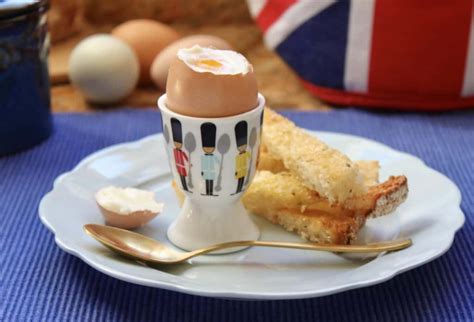 perfect-soft-boiled-eggs-with-soldiers-christinas-cucina image