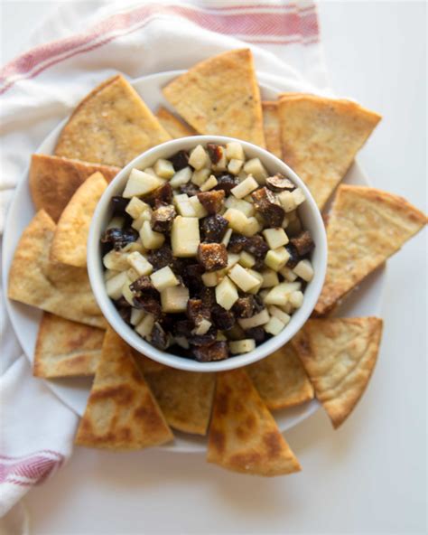 pita-crisps-with-apple-fig-salsa-valley-fig-growers image