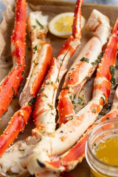 grilled-crab-legs-with-garlic-butter-sauce-easy image