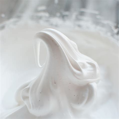 different-kinds-of-meringue-how-to-make-swiss image