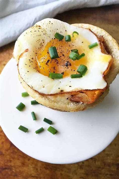 breakfast-toast-cups-with-bacon-and-eggs-foodal image