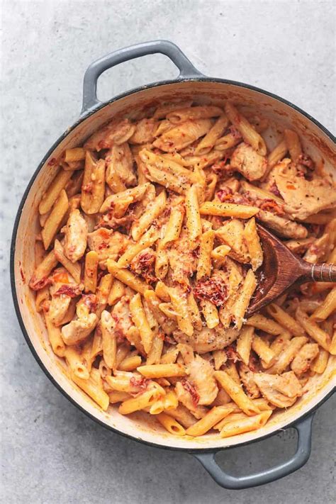 creamy-sun-dried-tomato-chicken-pasta-creme-de image