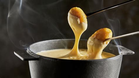 the-secret-ingredient-for-perfectly-melted-cheese-sauce image
