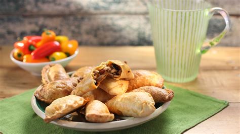 empanadas-de-chorizo-y-pollo-chicken-and-chorizo image