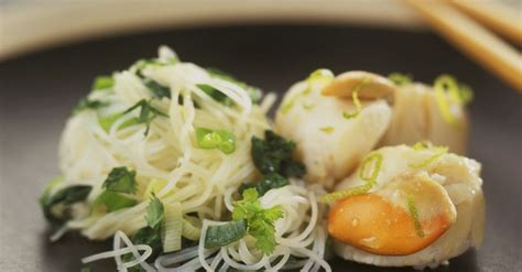 scallops-with-rice-noodles-recipe-eat-smarter-usa image