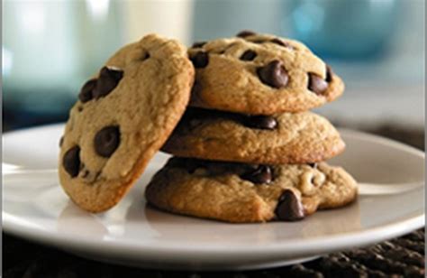 sugar-free-dark-chocolate-chip-cookies-made-with image