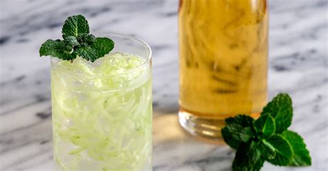 quench-your-thirst-with-mint-sekanjabin-a-summer-drink image