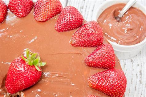no-bake-chocolate-pudding-cheesecake-plating-pixels image