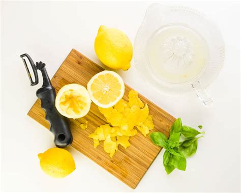 basil-lemonade-namely-marly image