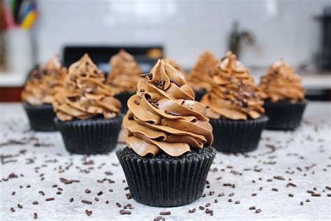 chocolate-american-buttercream-easy-5-minute image