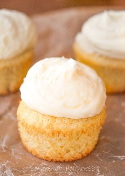 sprinkles-vanilla-cupcakes-with-vanilla-buttercream image
