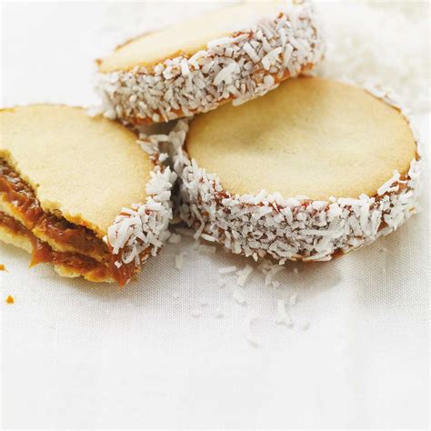 alfajores-dulce-de-leche-sandwich-cookies-ricardo image