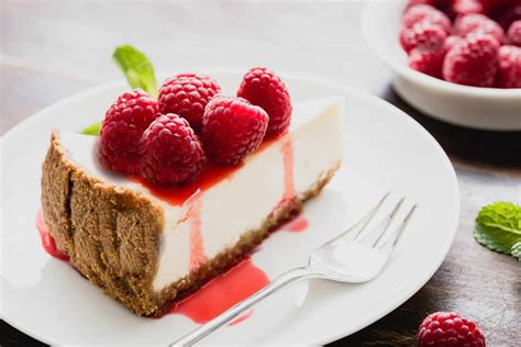 keto-raspberry-cheesecake-fittoserve-group image