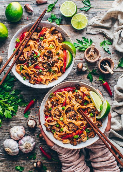 asian-chili-garlic-noodles-20-minute-dinner image