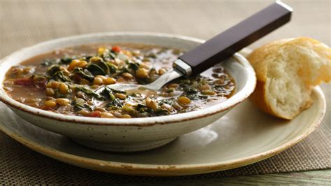 lentil-spinach-soup-recipe-tablespooncom image