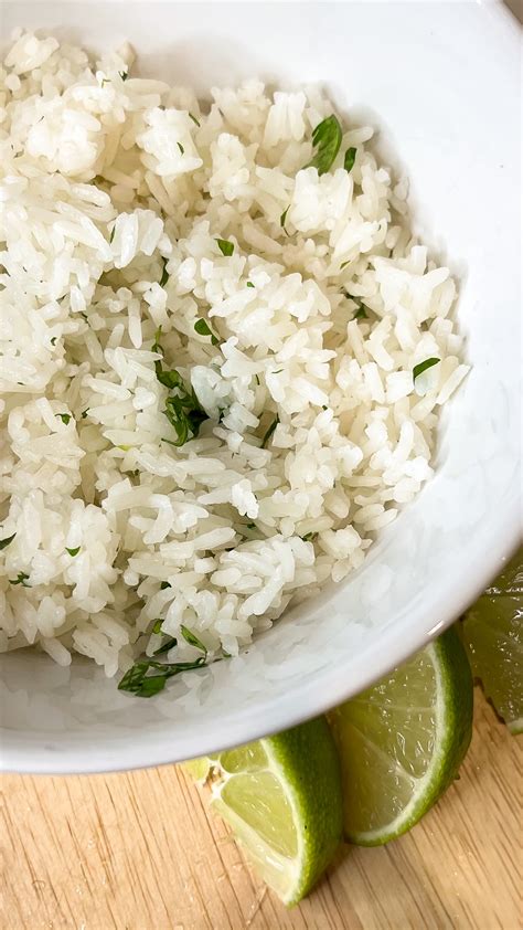 easy-copycat-chipotle-cilantro-lime-rice-theres image