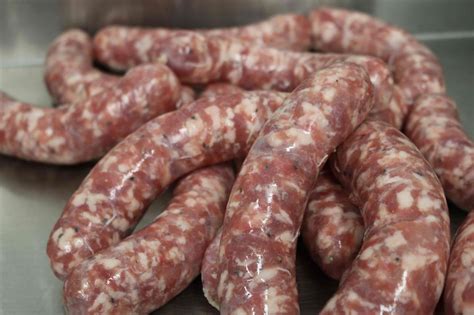 how-to-make-your-own-sausage-ontario-pork image