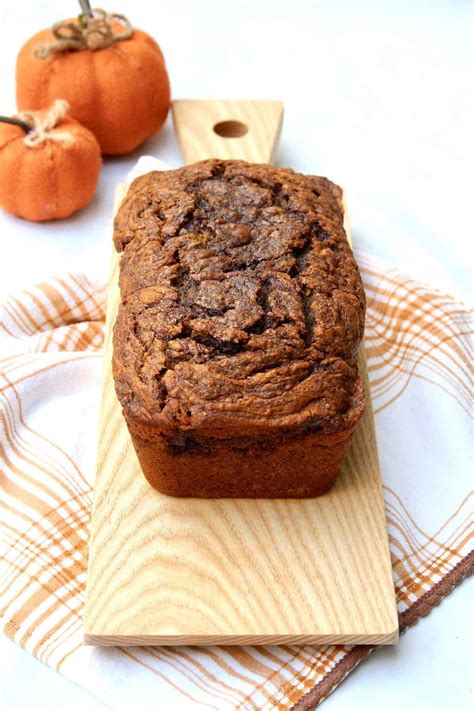 cinnamon-swirled-pumpkin-bread-the-bakermama image