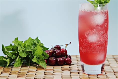 bing-cherry-mojito-recipe-food-style image
