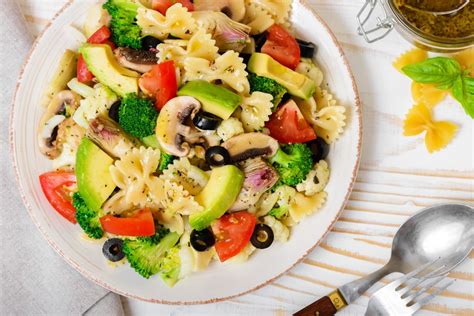 easy-vegetarian-and-vegan-italian-pasta-salad image