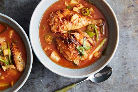 korean-spicy-chicken-stew-dakdori-tang-dining image