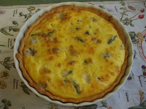 best-asparagus-and-blue-cheese-quiche image