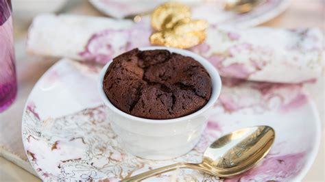 warm-chocolate-pudding-cakes-todaycom image