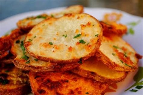 baked-parmesan-garlic-fries-todays-mama image