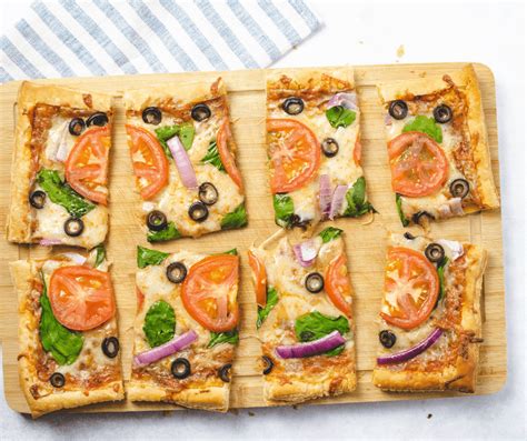 air-fryer-puff-pastry-pizza-fork-to-spoon image