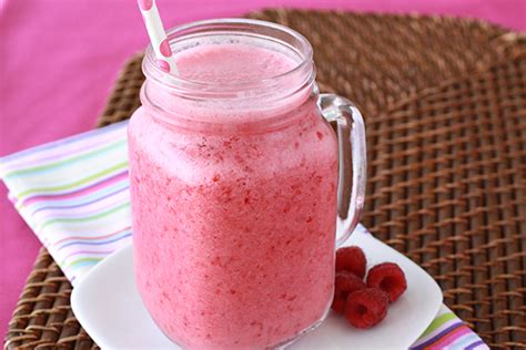 creamy-coconut-raspberry-smoothie-hungry-girl image
