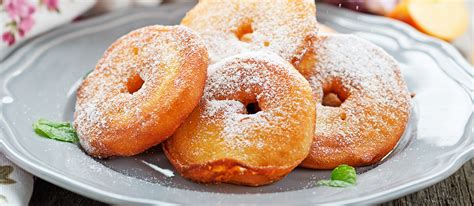 apfelradln-traditional-deep-fried-dessert-from-austria image