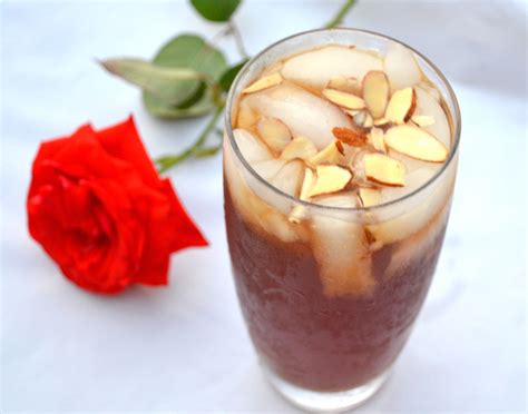 jallab-lebanese-drink-with-date-molasses-and-rose image