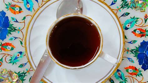 how-to-drink-a-cuppa-tea-national-geographic image