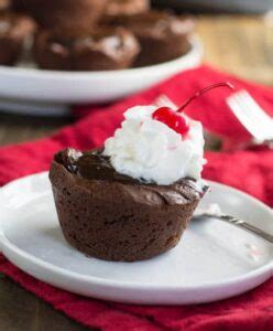 chocolate-heart-of-darkness-cakes-spicy-southern image