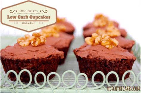 low-carb-cupcakes-chocolate-with-cream-cheese image