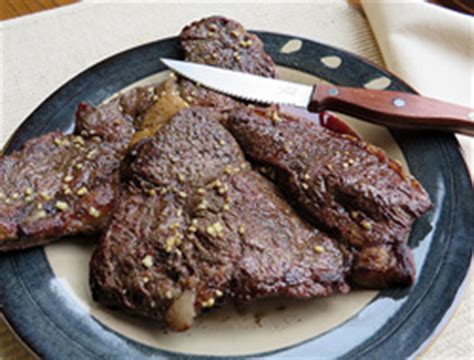 sirloin-steak-with-garlic-butter-recipe-recipetipscom image