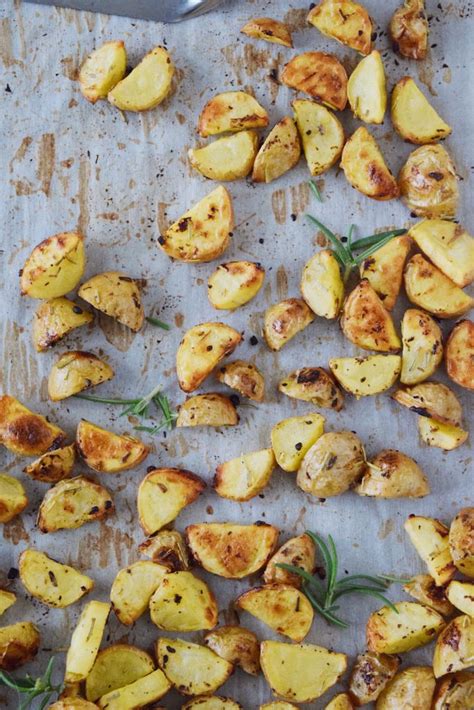25-minute-crispy-rosemary-garlic-breakfast-potatoes image