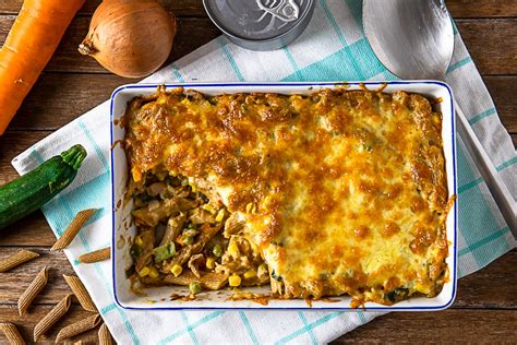old-fashioned-tuna-casserole-for-a-frugal-all-in-one-meal image