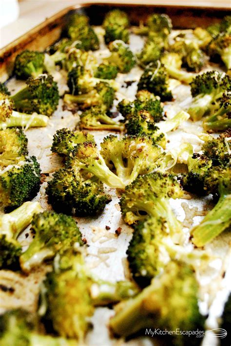 garlic-parmesan-roasted-broccoli image
