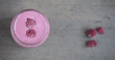 raspberry-and-banana-vegan-smoothie-recipe-ibd image