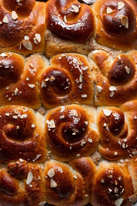 sweet-challah-delicious-sweet-and-festive-challah-bread image