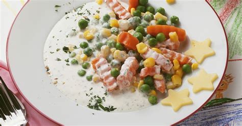 fast-vegetables-with-cream-sauce-recipe-eat-smarter image