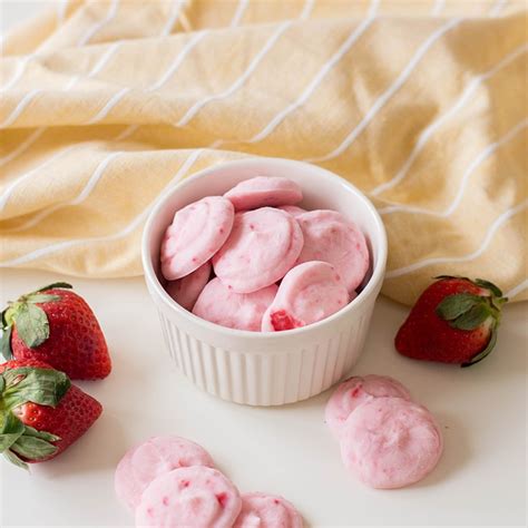easy-strawberry-yogurt-bites-ideas-for-the-home image
