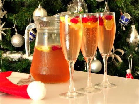 sparkling-christmas-cosmo-recipe-happy-healthy-motivated image