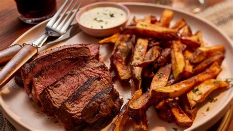 steak-frites-with-bearnaise-ish-ctv image