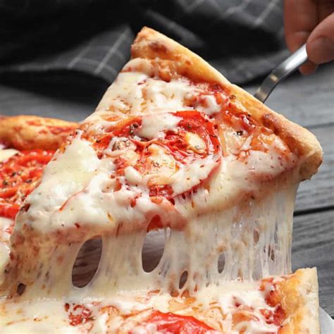 keto-pizza-the-big-mans-world-healthy-delicious image