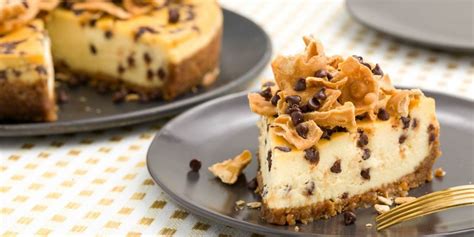 best-cannoli-cheesecake-recipe-how-to-make-cannoli image