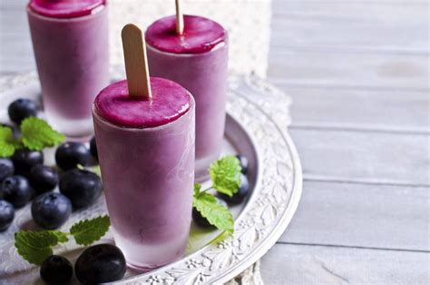 recipe-blueberries-and-cream-ice-pops-the-globe-and image
